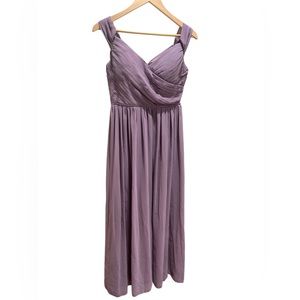 Lilac bridesmaid dress. Brand: iEFiEL Size 4. Fair condition